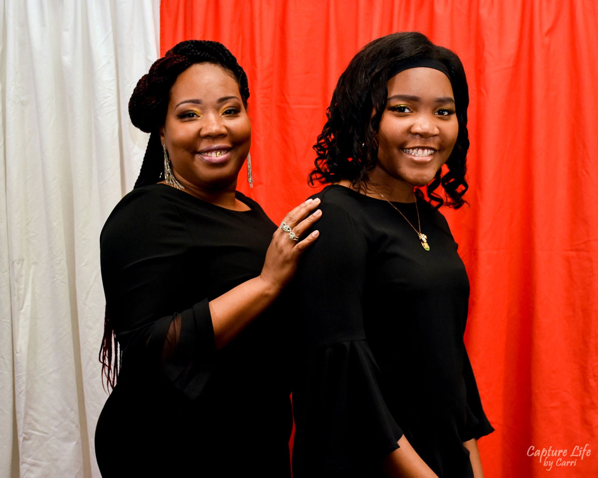 49204903_366924403855902_619066402677981184_n